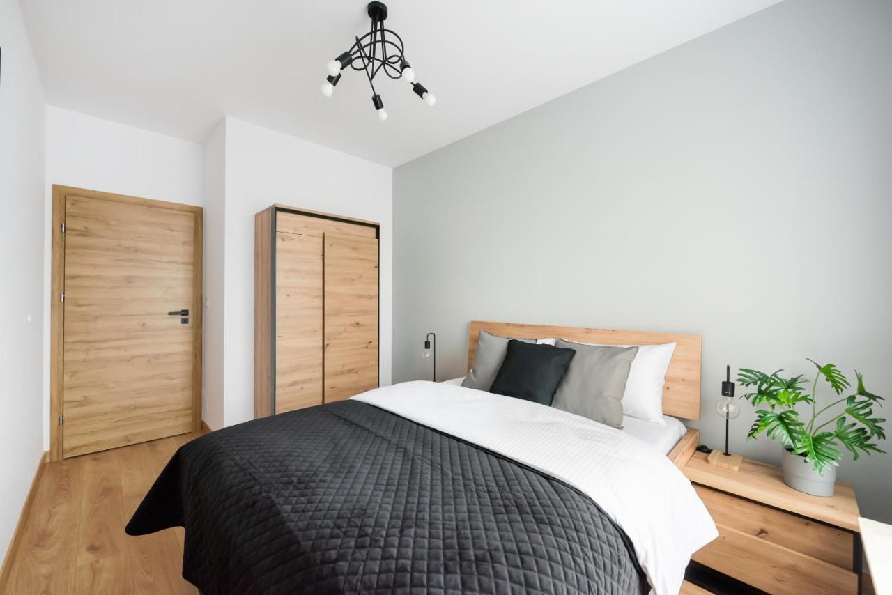 Wola Skwer Sunny Apartment Варшава Экстерьер фото