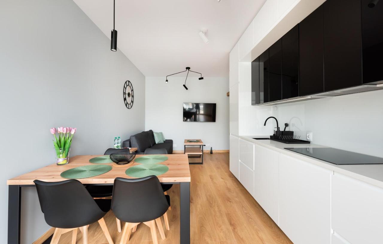 Wola Skwer Sunny Apartment Варшава Экстерьер фото