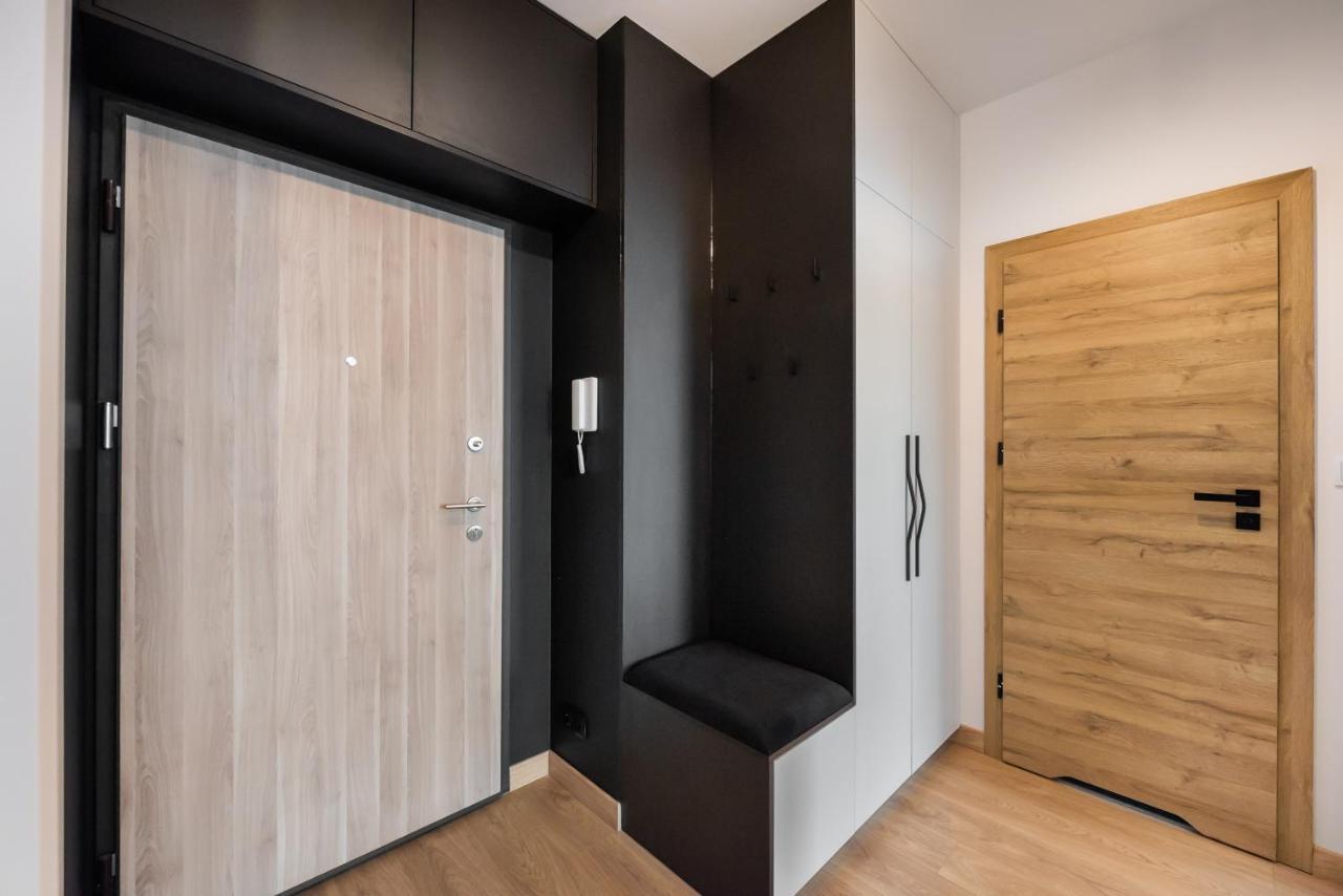 Wola Skwer Sunny Apartment Варшава Экстерьер фото