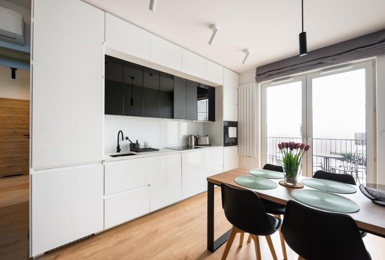 Wola Skwer Sunny Apartment Варшава Экстерьер фото