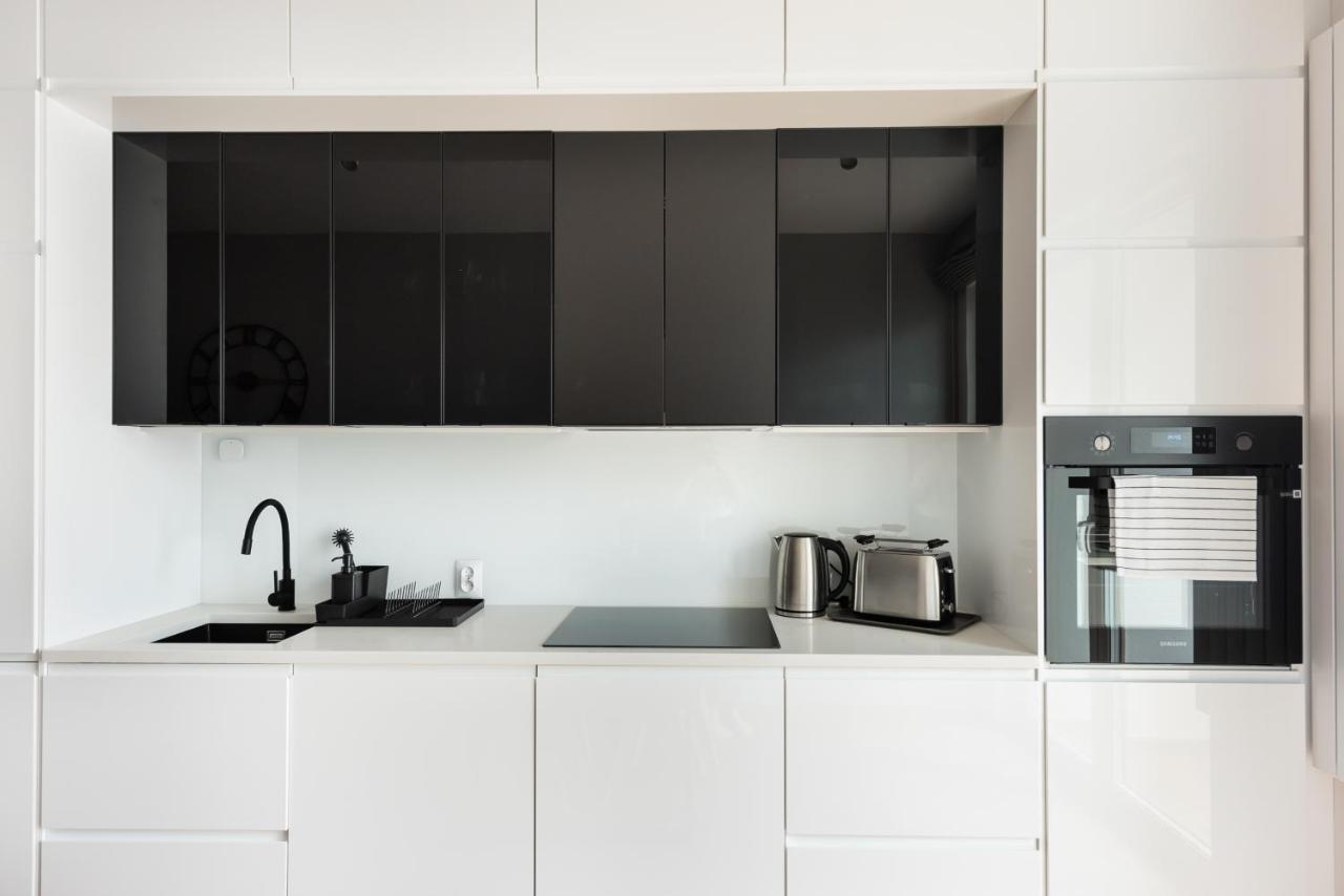 Wola Skwer Sunny Apartment Варшава Экстерьер фото