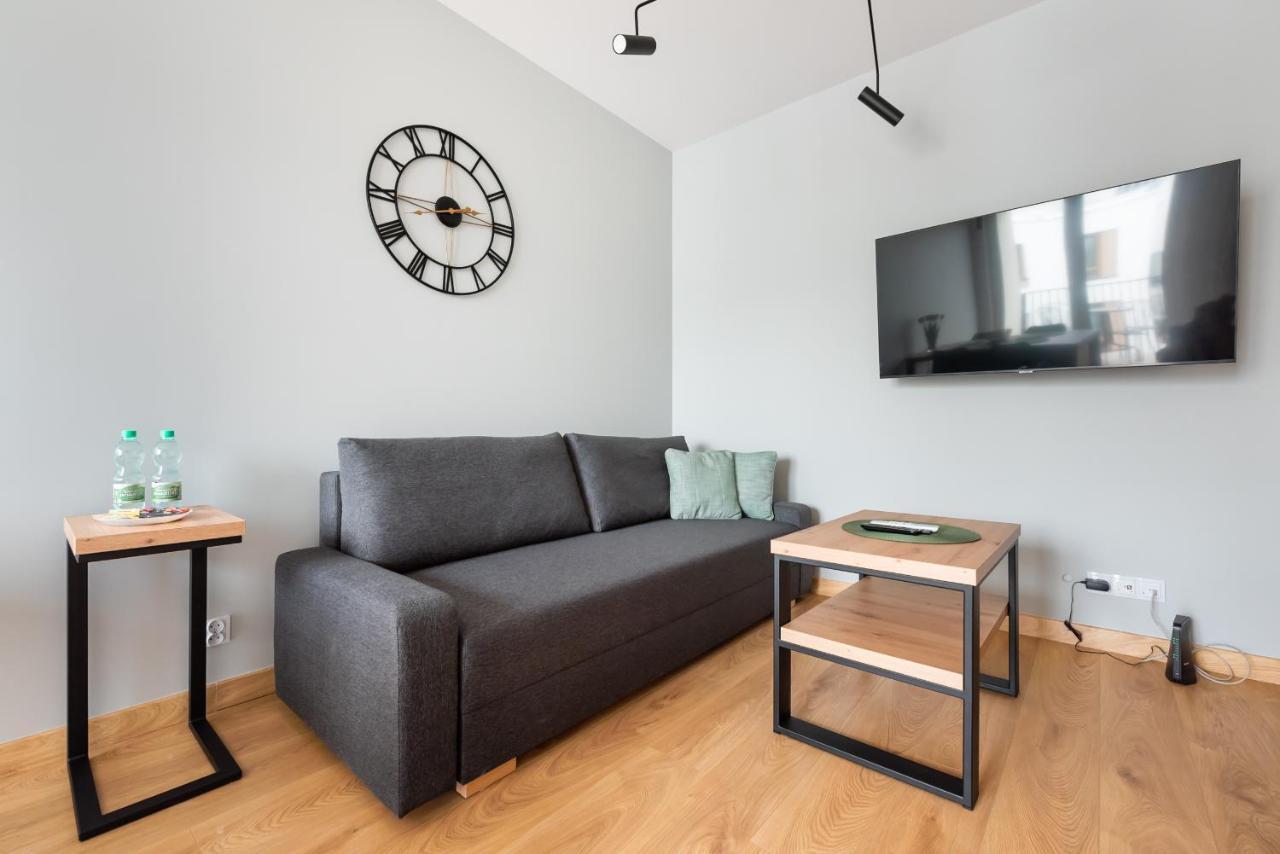Wola Skwer Sunny Apartment Варшава Экстерьер фото